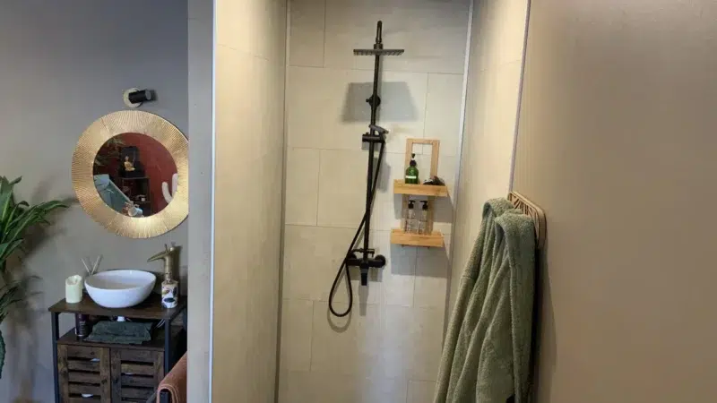 Photo Balnéo avec une douche