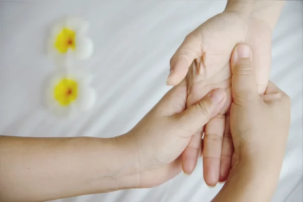 Massage bras et mains